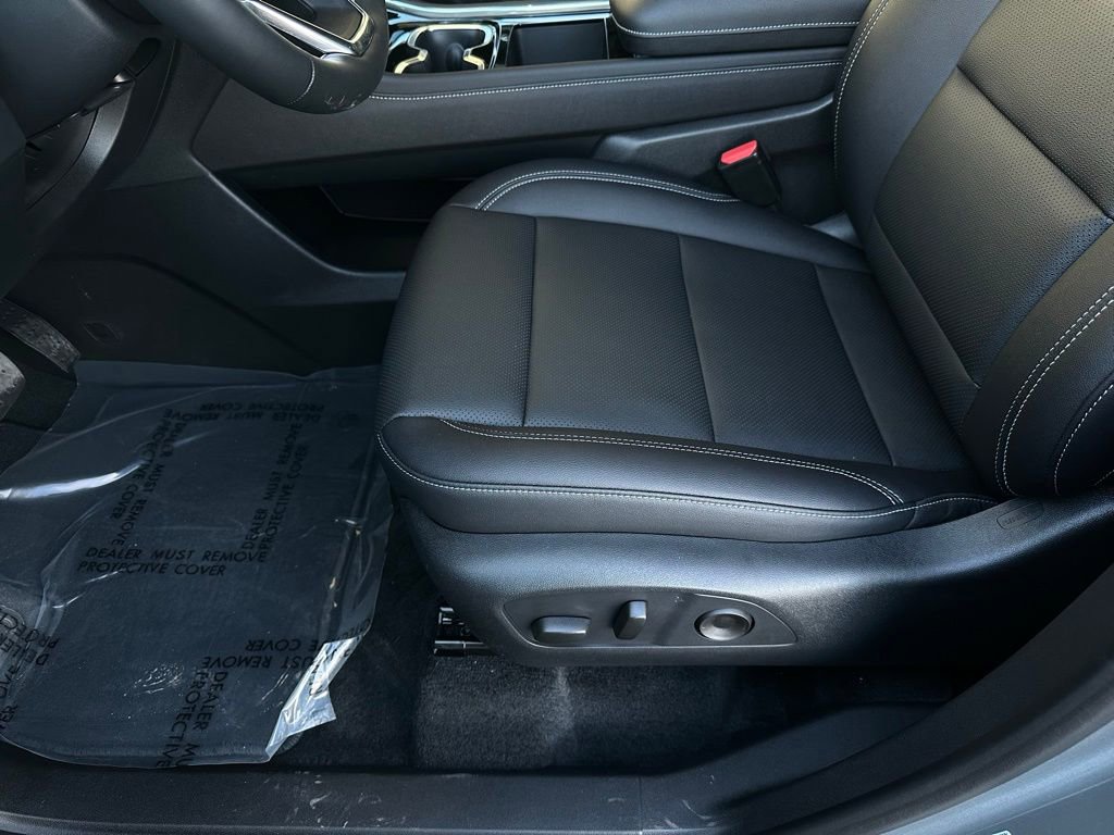 New 2026 Chevrolet Traverse LT w/ Enhanced Driving Package image 12