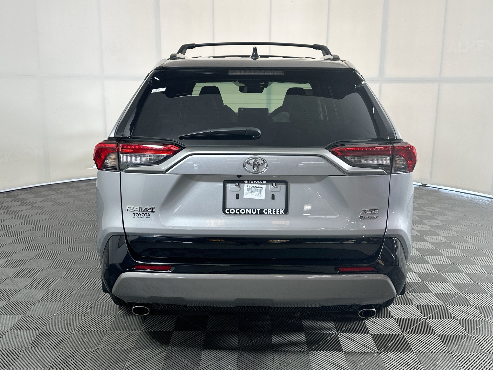 Certified 2025 Toyota RAV4 XSE w/ Weather Package AWD/4WD image 4