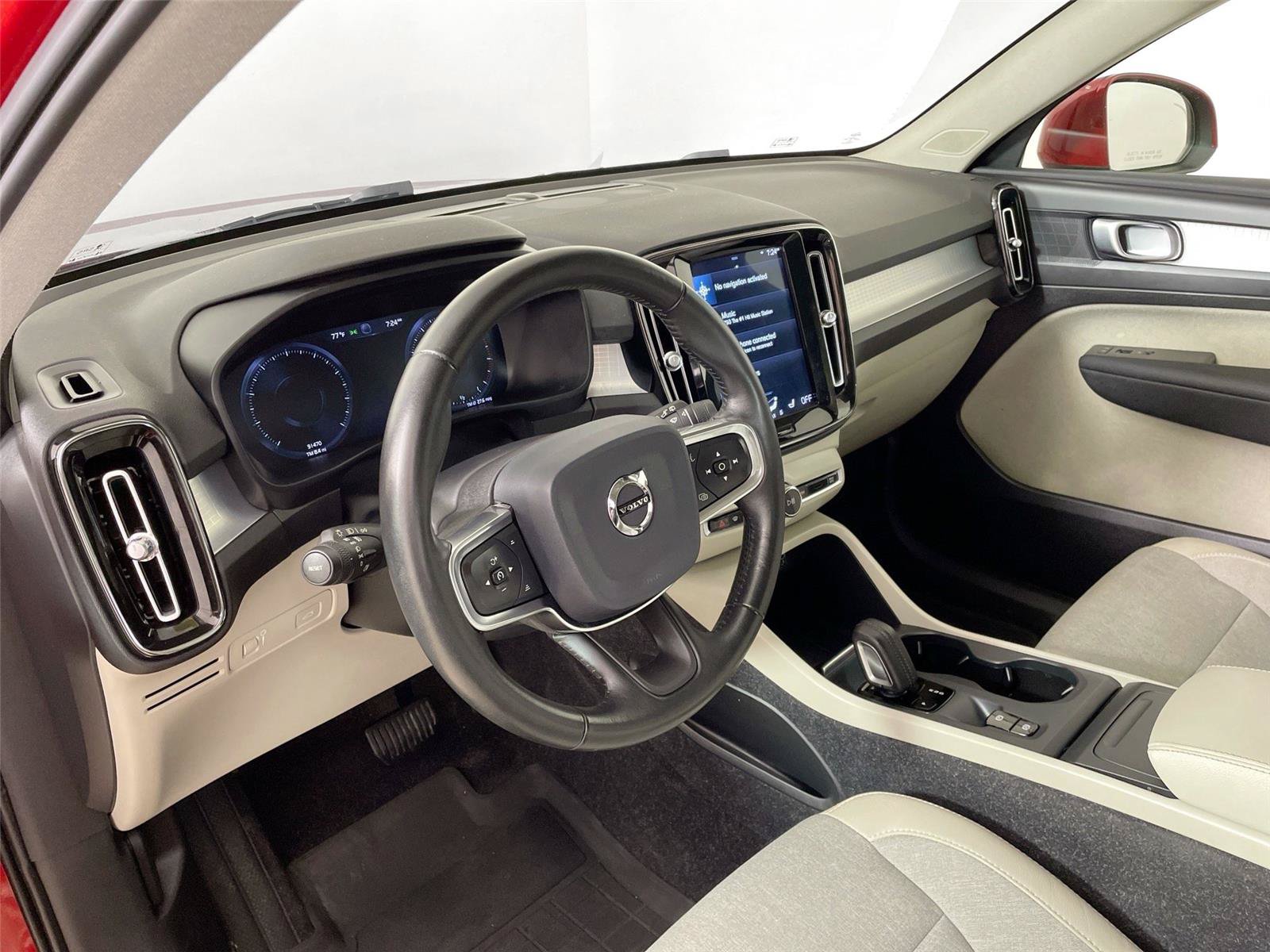 Used 2020 Volvo XC40 T5 Momentum w/ Protection Package Premier AWD/4WD image 22