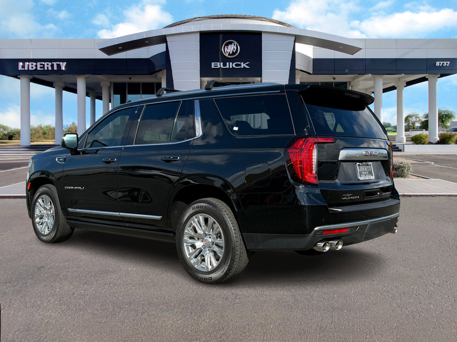 Used 2023 GMC Yukon Denali image 6