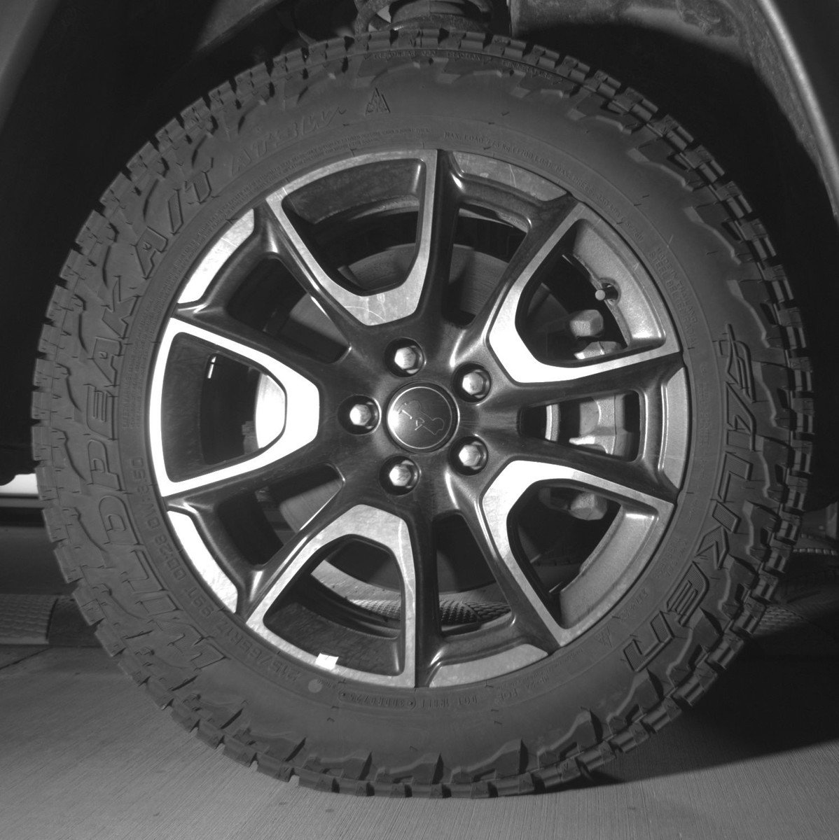 Used 2025 Jeep Compass Trailhawk image 13