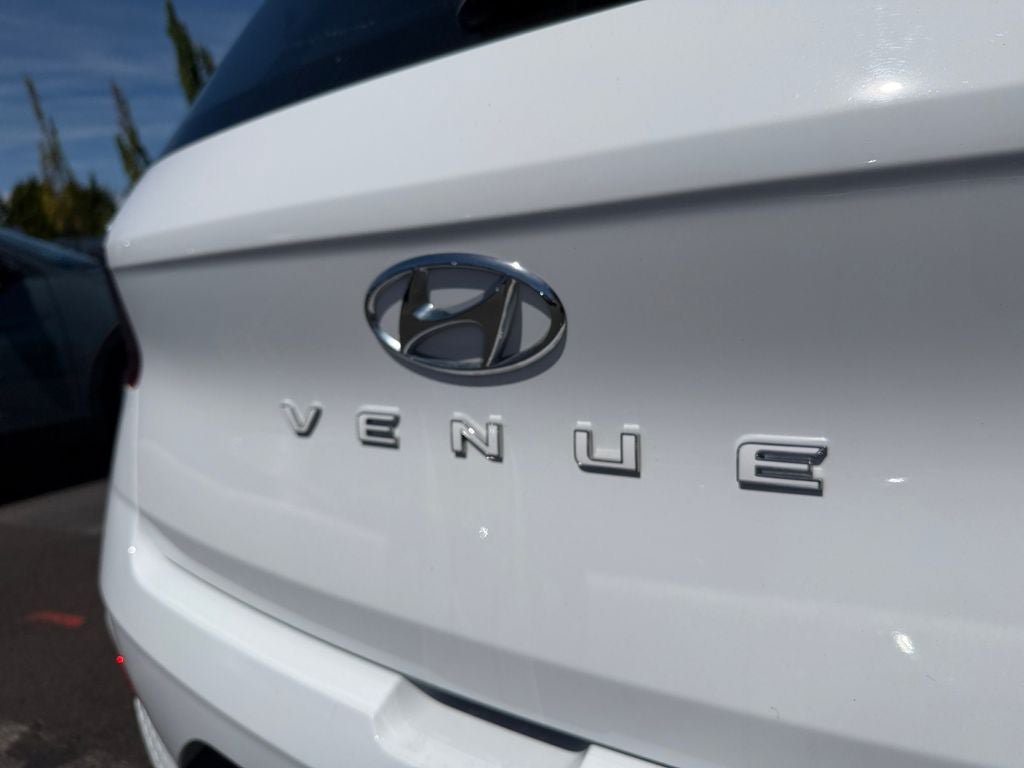 Used 2023 Hyundai Venue Limited FWD image 35
