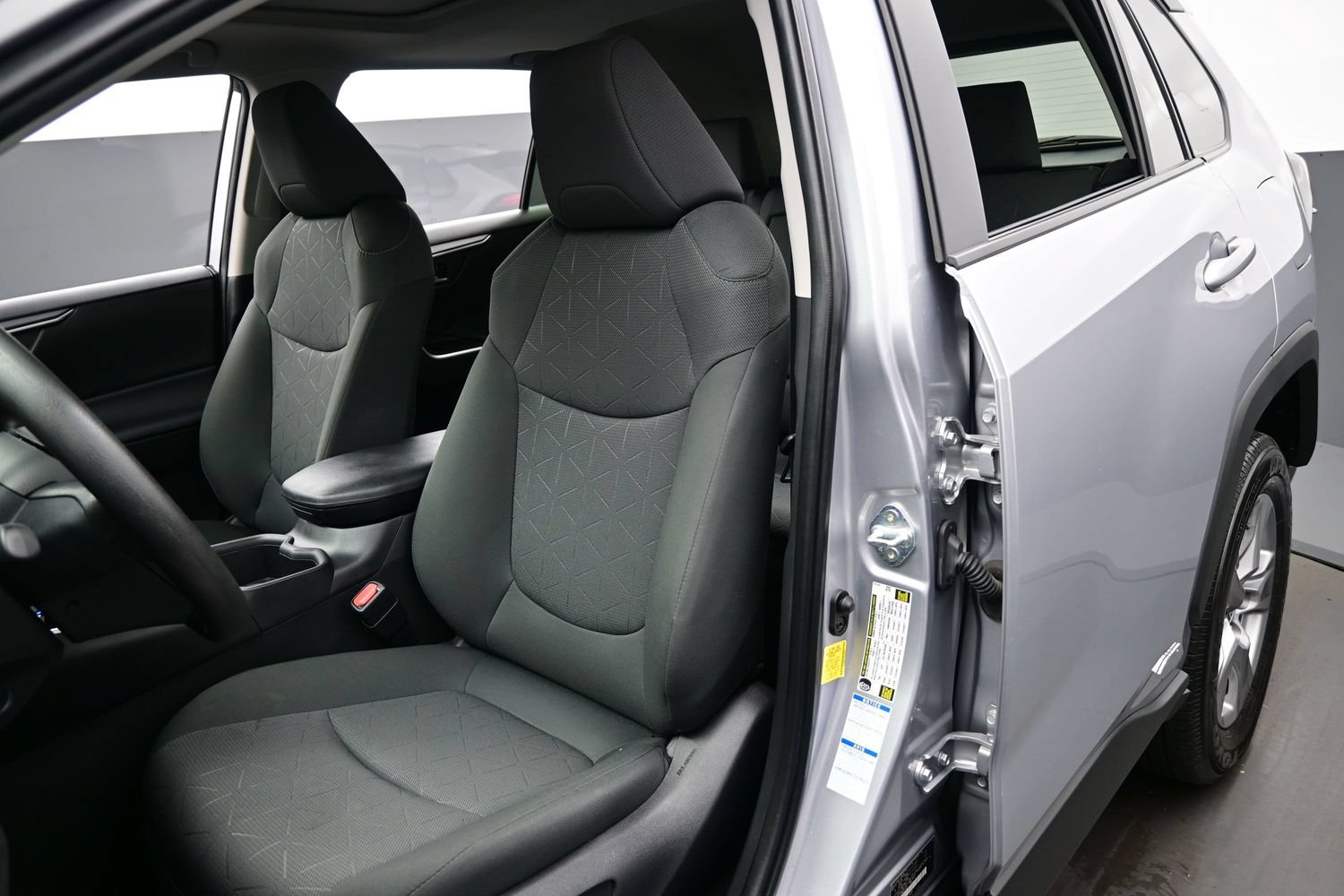 Used 2022 Toyota RAV4 XLE w/ Convenience Package AWD/4WD image 12