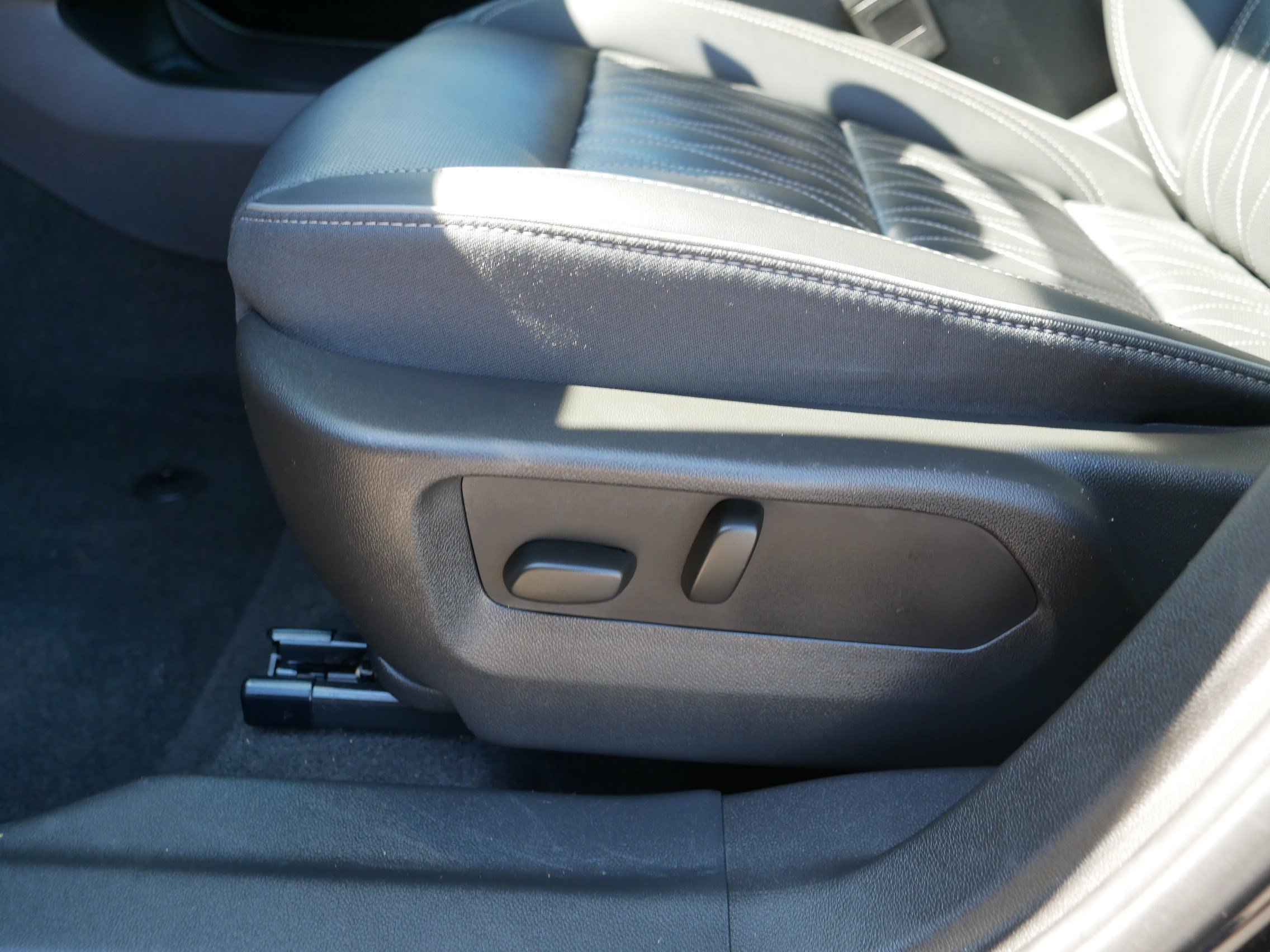 Used 2023 Buick Envision Avenir AWD/4WD image 20