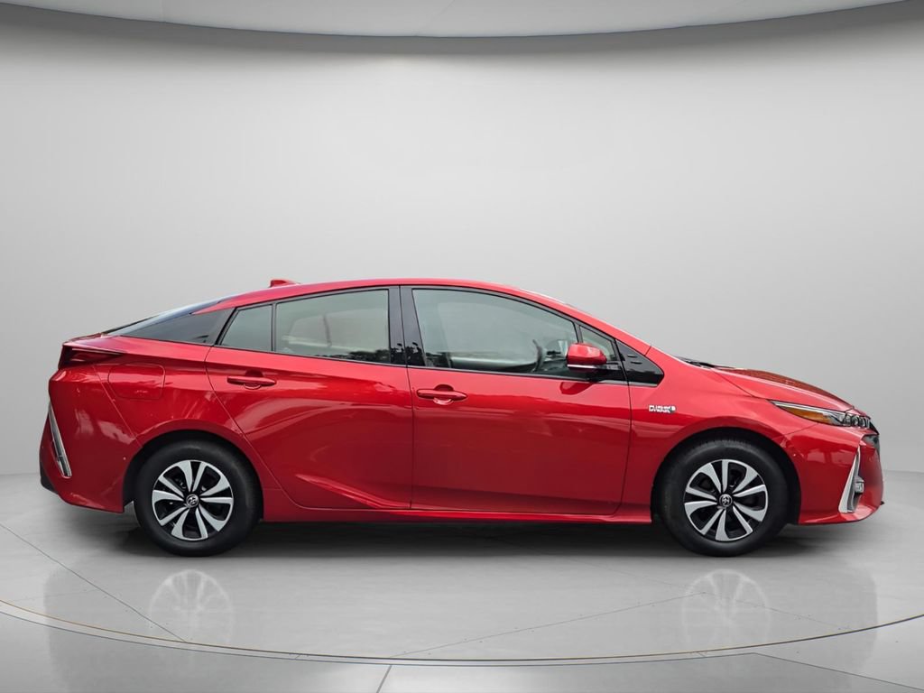 Used 2018 Toyota Prius Prime Advanced FWD image 9