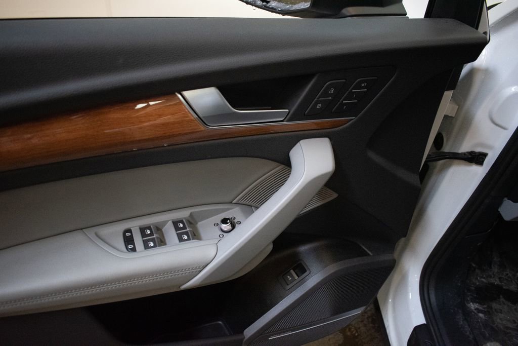 Used 2022 Audi Q5 2.0T Prestige image 22