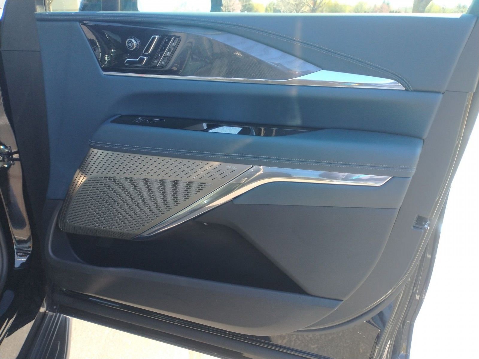 New 2025 Cadillac Escalade IQ Luxury 2 image 14