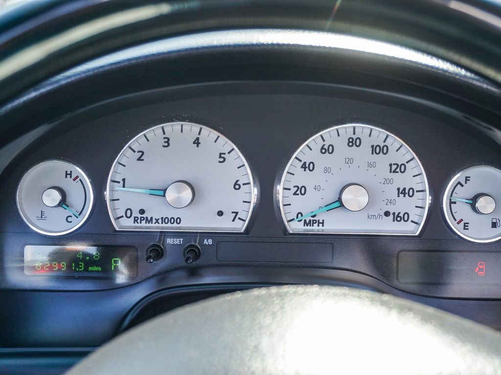 Used 2003 Ford Thunderbird image 21