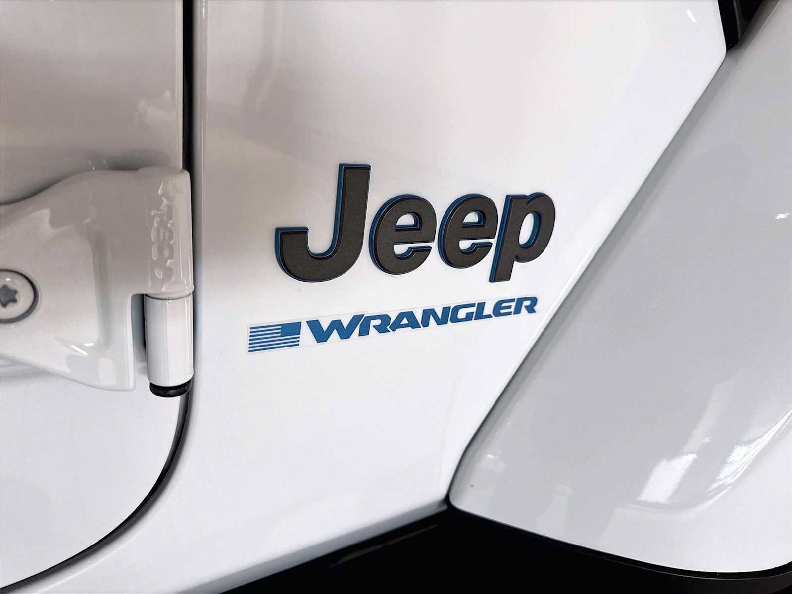 Used 2023 Jeep Wrangler Unlimited Sahara AWD/4WD image 36