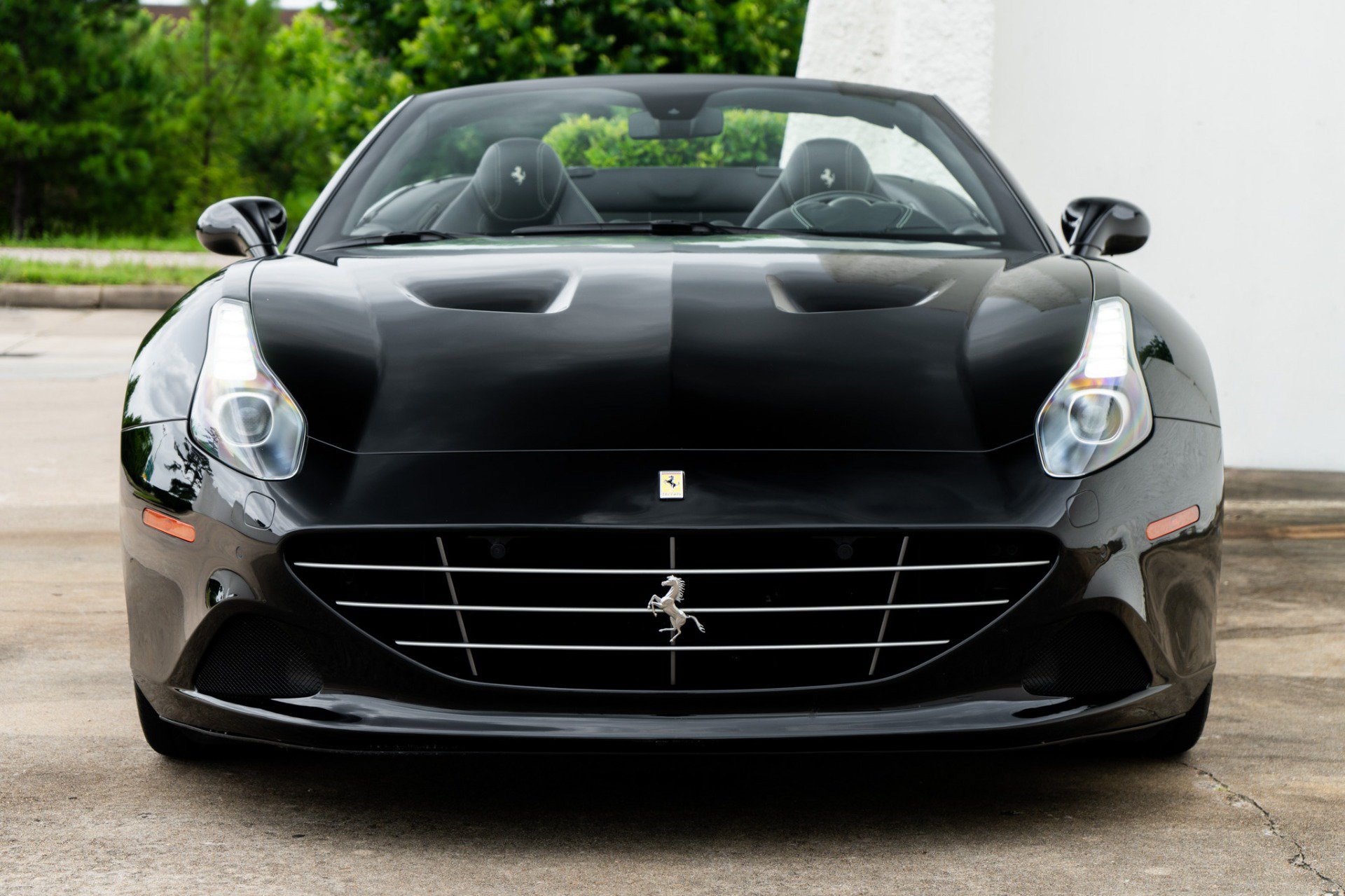 Used 2018 Ferrari California T RWD image 27