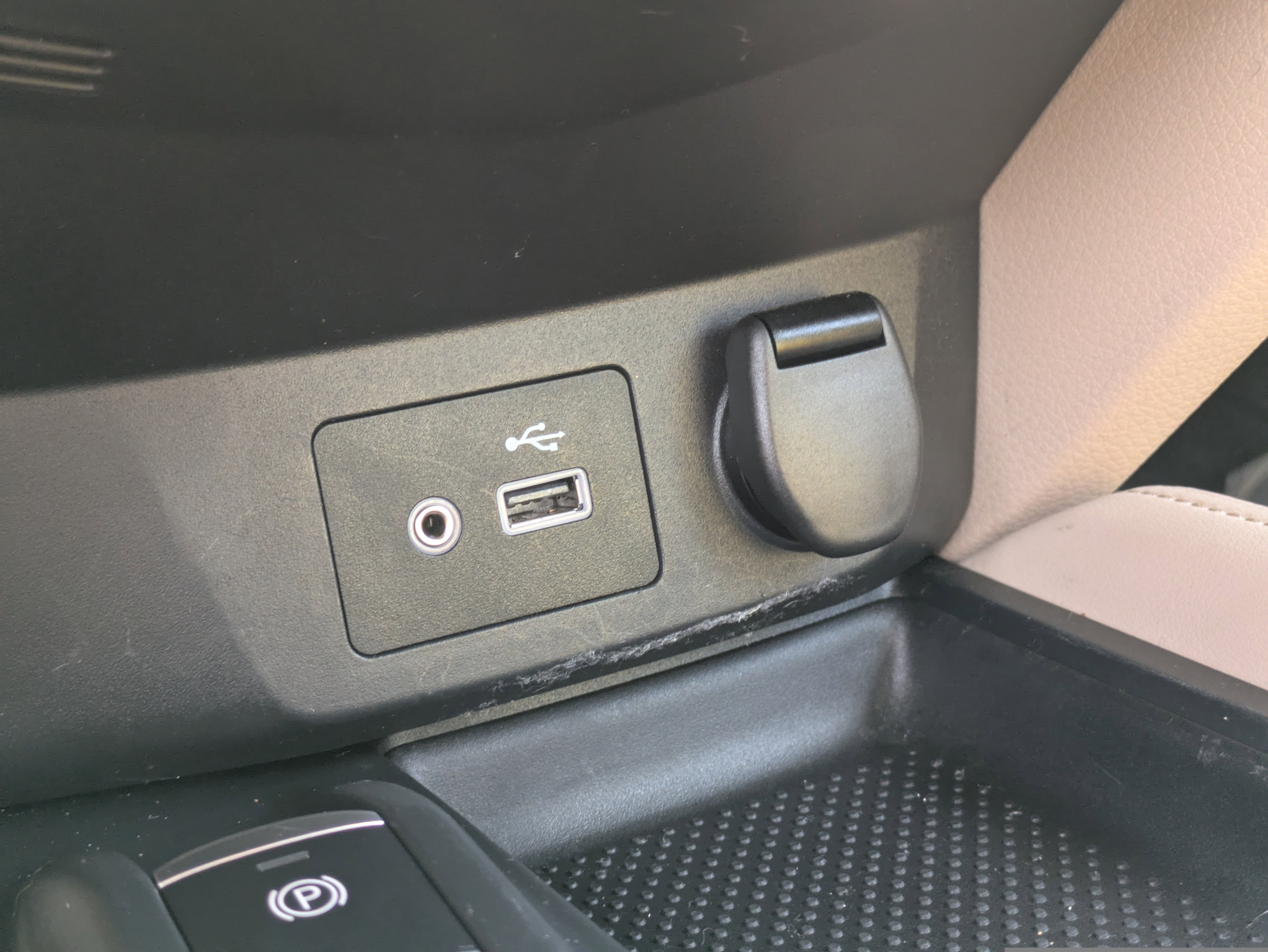 Used 2020 Nissan Rogue SL w/ Premium Package image 29