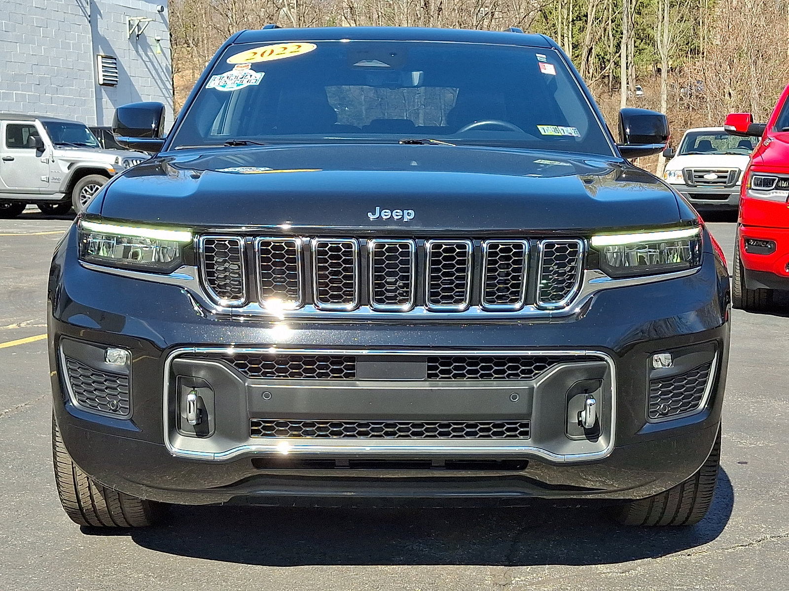 Certified 2022 Jeep Grand Cherokee Overland w/ Luxury Tech Group IV image 2