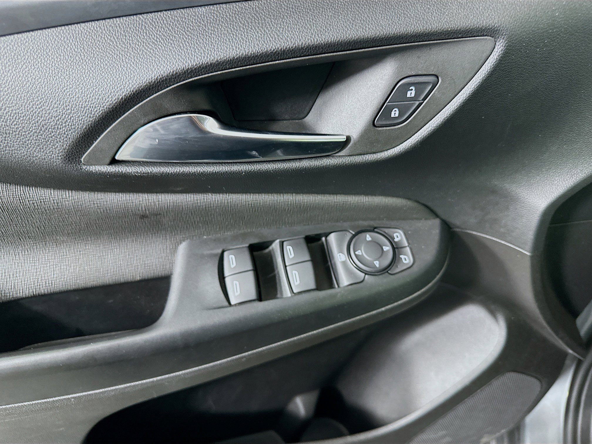 Used 2025 Buick Envista Preferred image 15