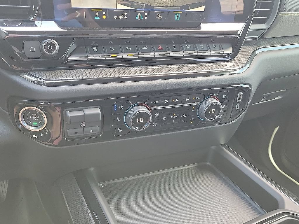 Used 2026 Chevrolet Silverado 2500 ZR2 AWD/4WD image 17