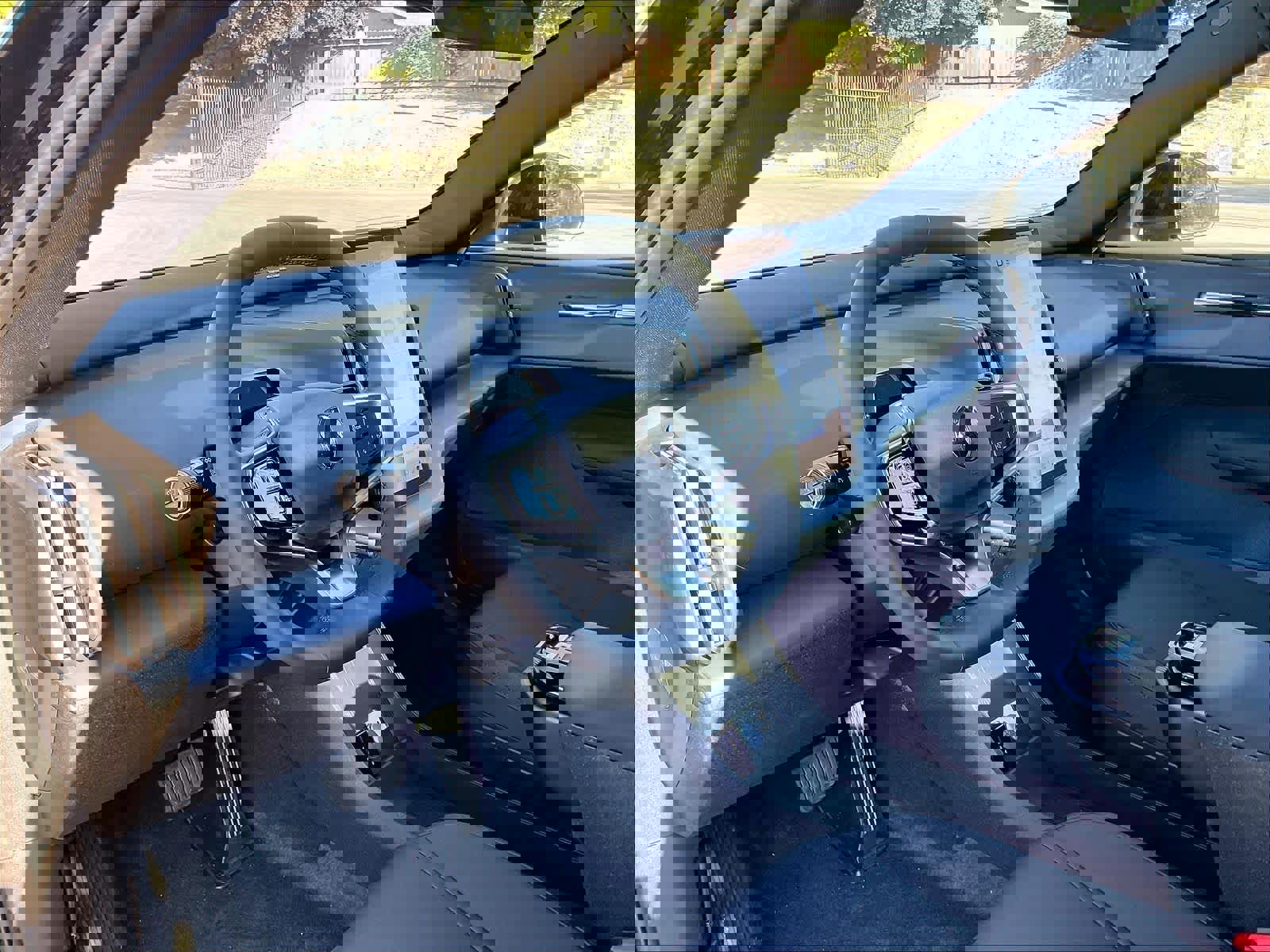 New 2026 Volvo EX30 Cross Country Ultra w/ Protection Package Premier image 8