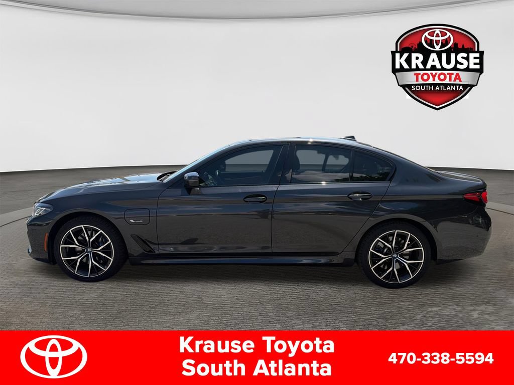 Used 2023 BMW 530e xDrive w/ Premium Package AWD/4WD image 4