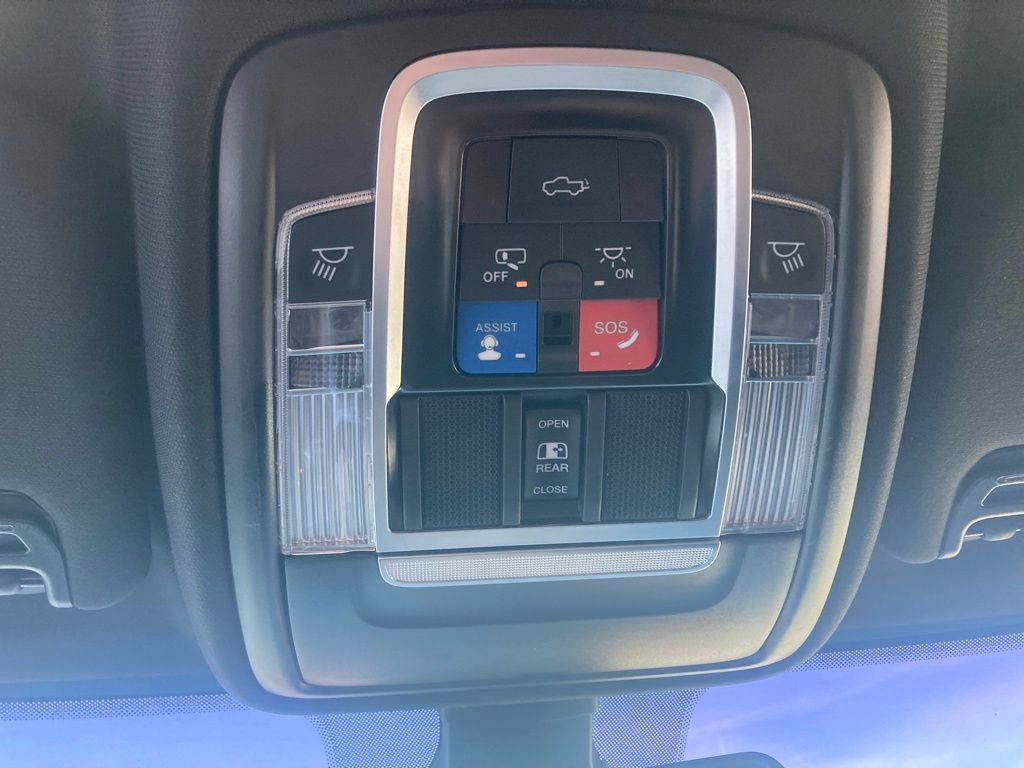 Used 2022 RAM 2500 Laramie AWD/4WD image 32