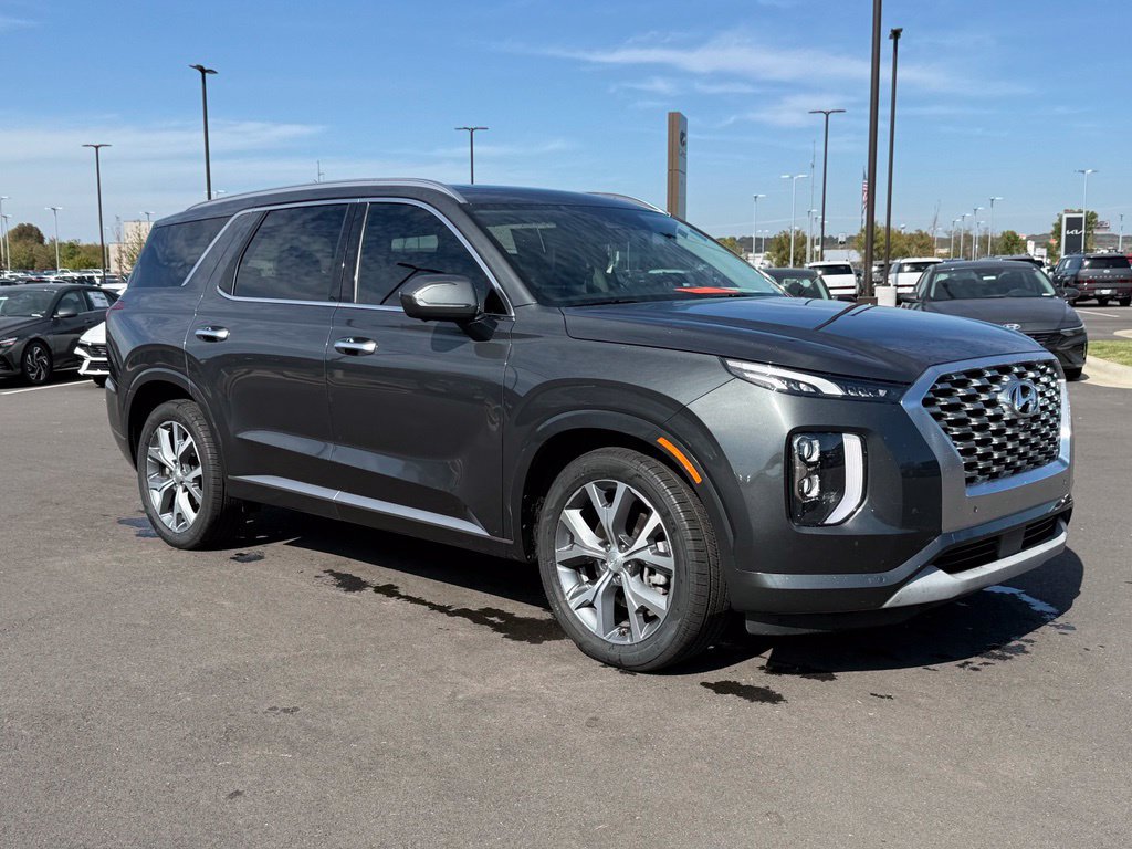 Used 2021 Hyundai Palisade Limited FWD image 3