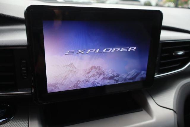 Used 2023 Ford Explorer XLT w/ Equipment Group 202A AWD/4WD image 38