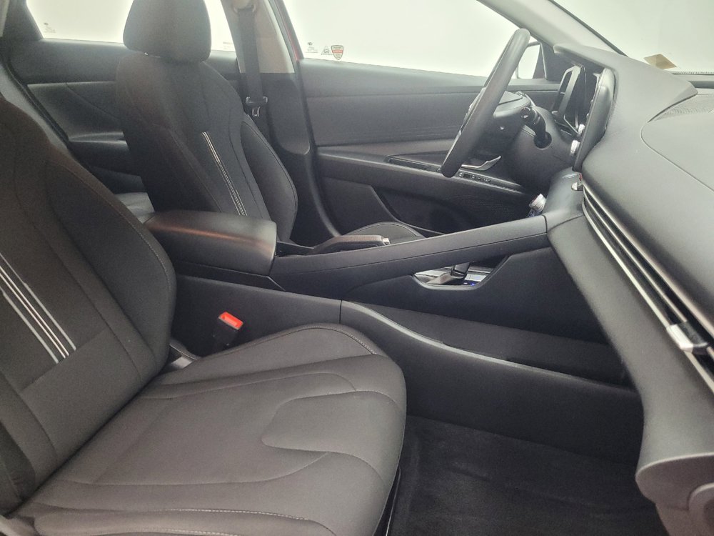 Used 2022 Hyundai Elantra SEL FWD image 21
