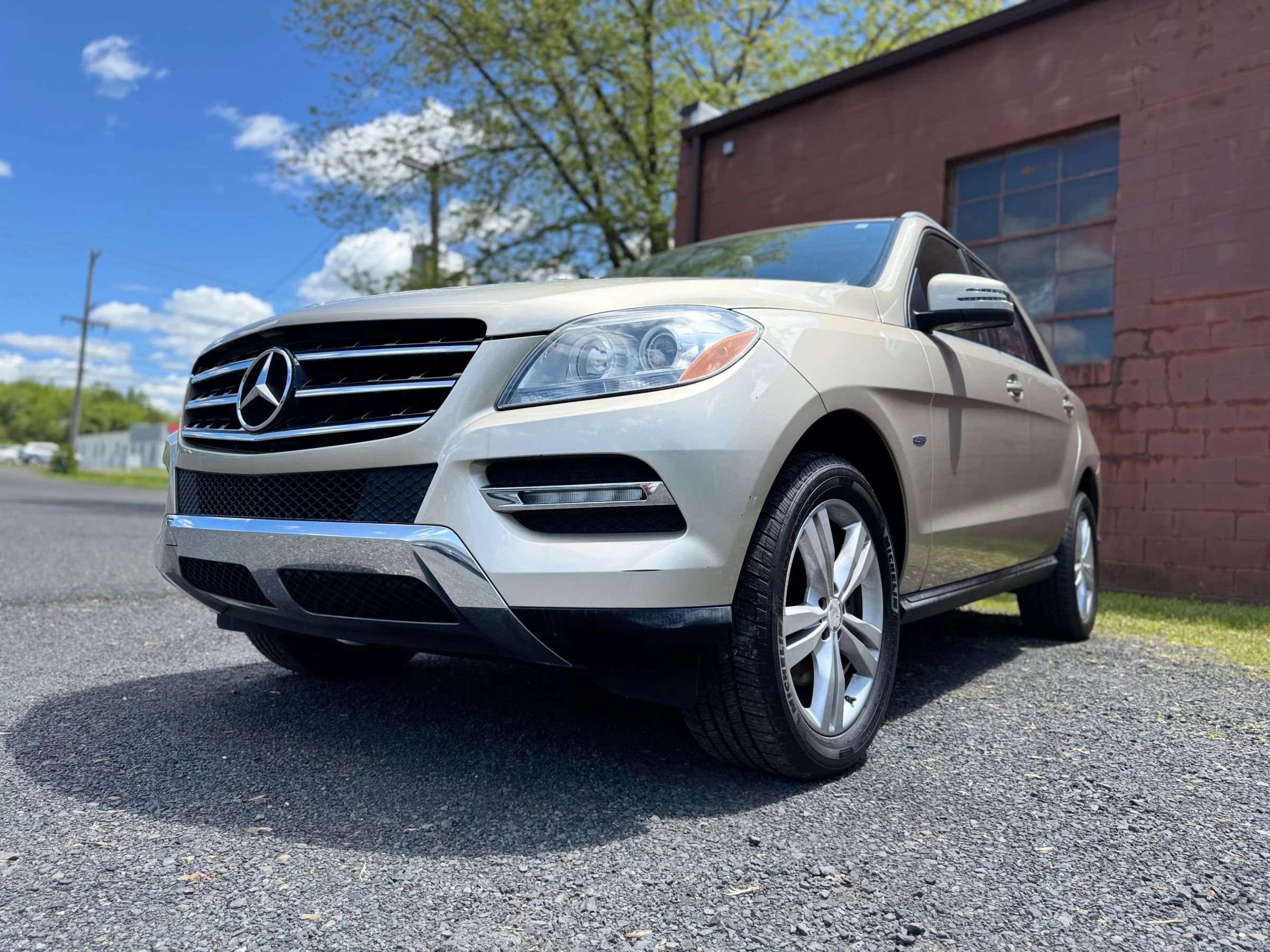Used 2012 Mercedes-Benz ML 350 BlueTEC 4MATIC image 5