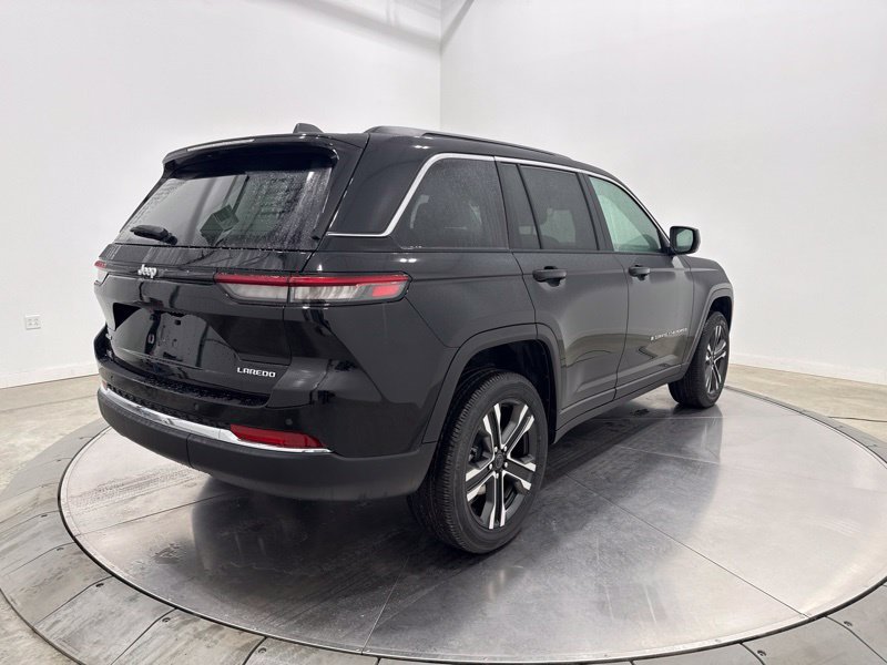 New 2027 Jeep Grand Cherokee Laredo X AWD/4WD image 7