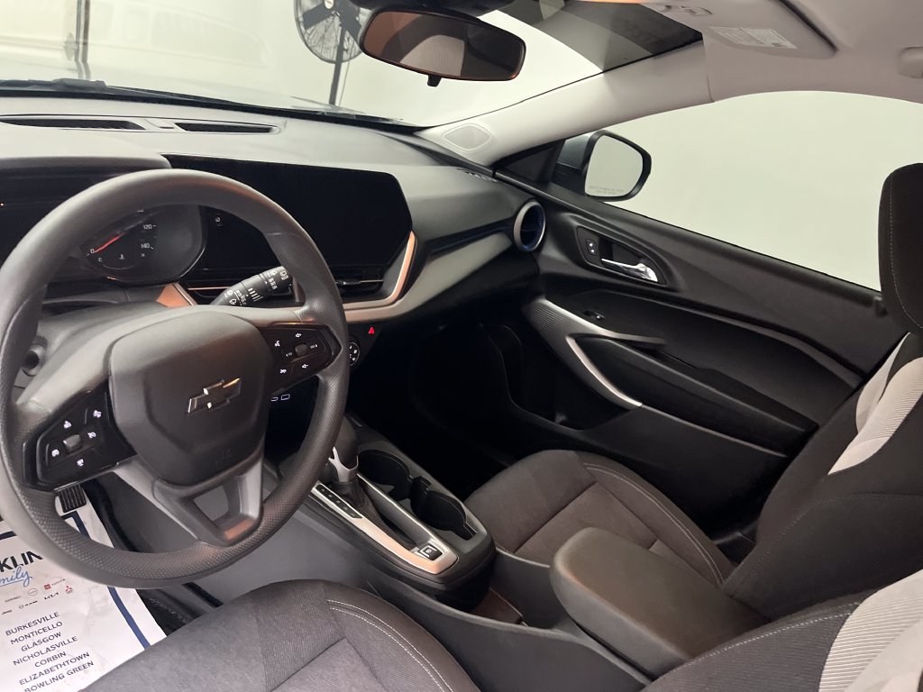 Used 2024 Chevrolet Trax LS w/ LS Convenience Package FWD image 14