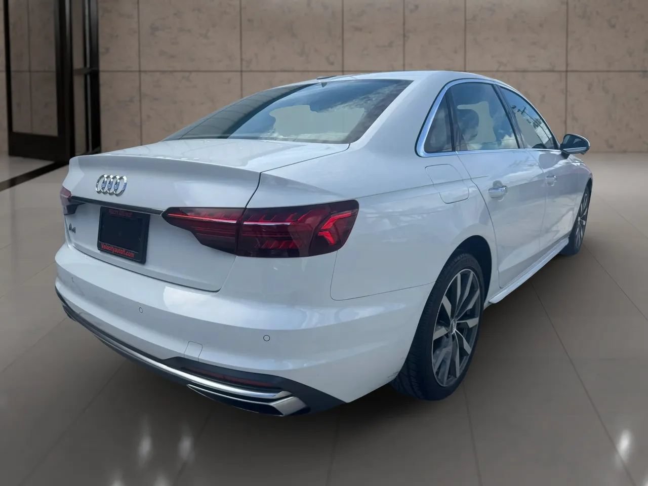 Used 2020 Audi A4 2.0T Premium Plus w/ Premium Plus Package FWD image 3