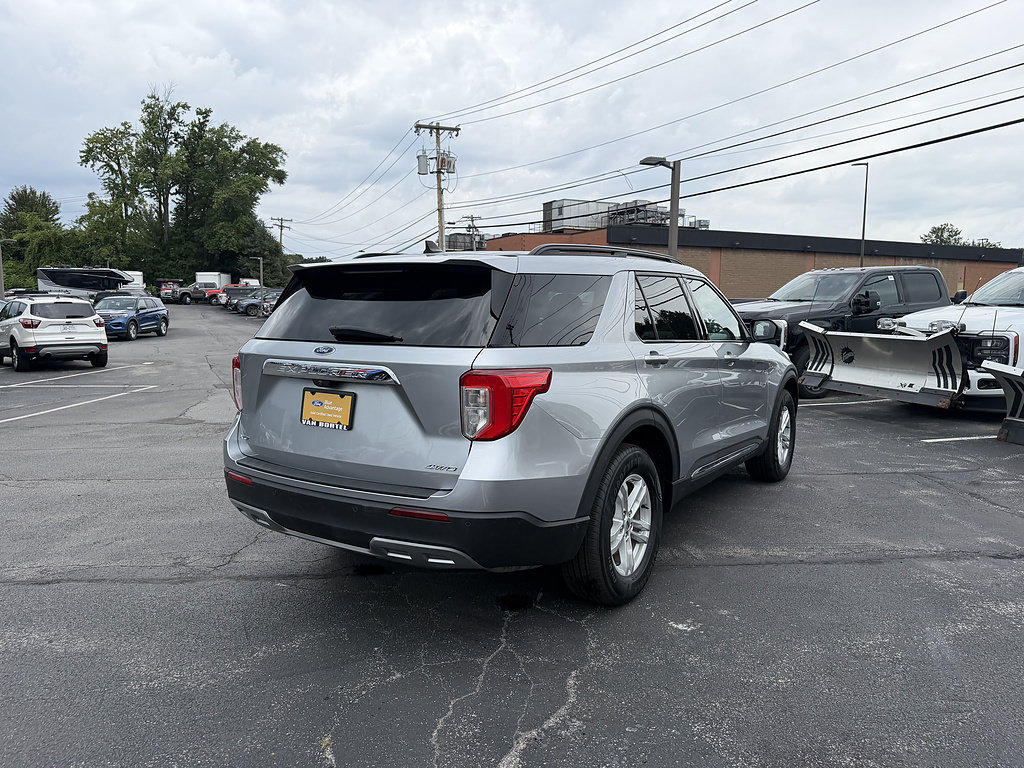 Certified 2023 Ford Explorer XLT w/ Equipment Group 202A AWD/4WD image 7
