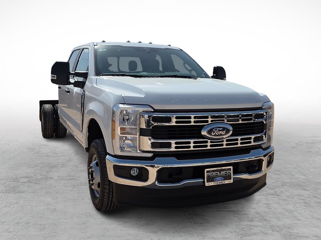 New 2026 Ford F350 XL w/ XL Chrome Package AWD/4WD image 2