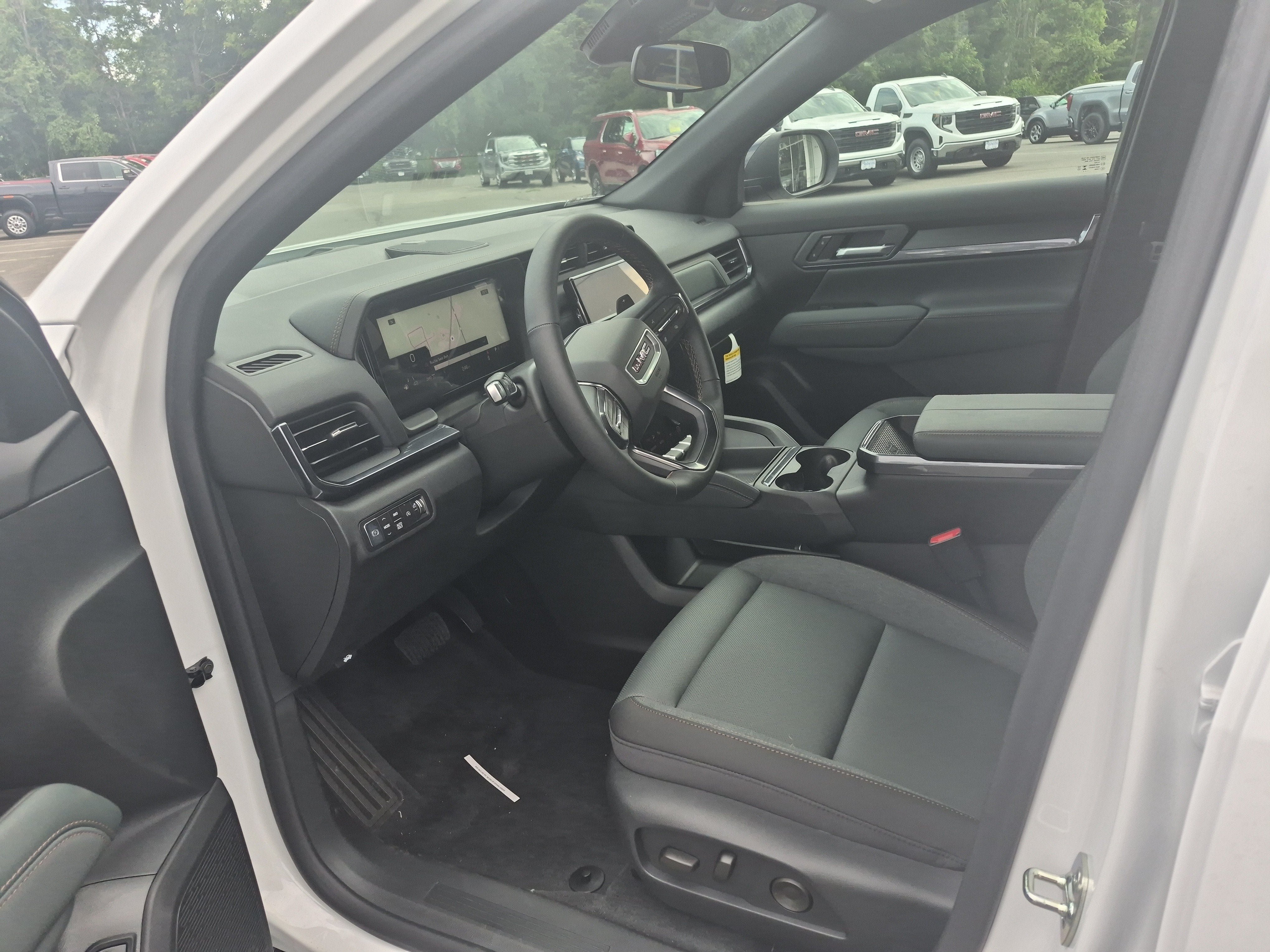 Used 2026 GMC Terrain AT4 AWD/4WD image 21