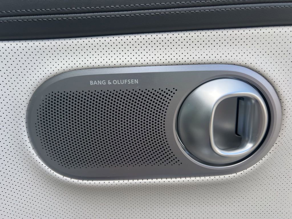 Used 2023 Genesis GV60 Advanced w/ Cargo Package image 49