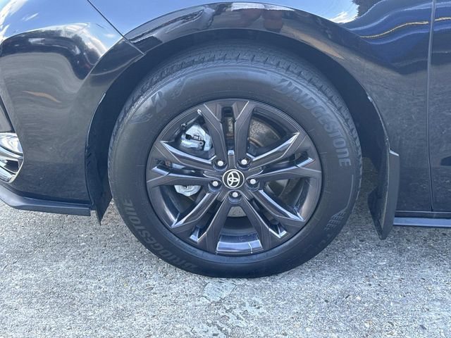 Used 2025 Toyota Sienna XSE w/ XSE Premium Package AWD/4WD image 5