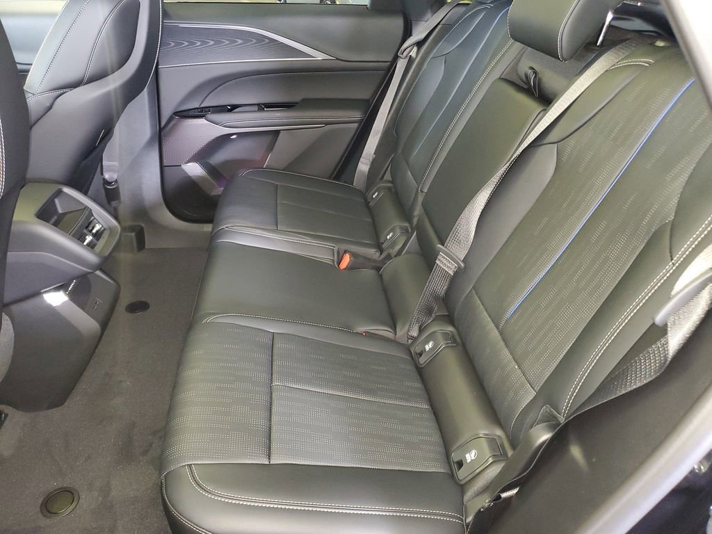 New 2026 Cadillac Lyriq Luxury RWD image 11