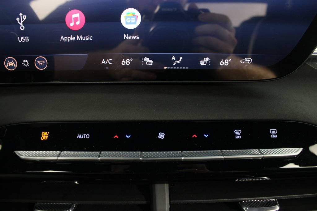 New 2027 Buick Enclave Sport Touring FWD image 7