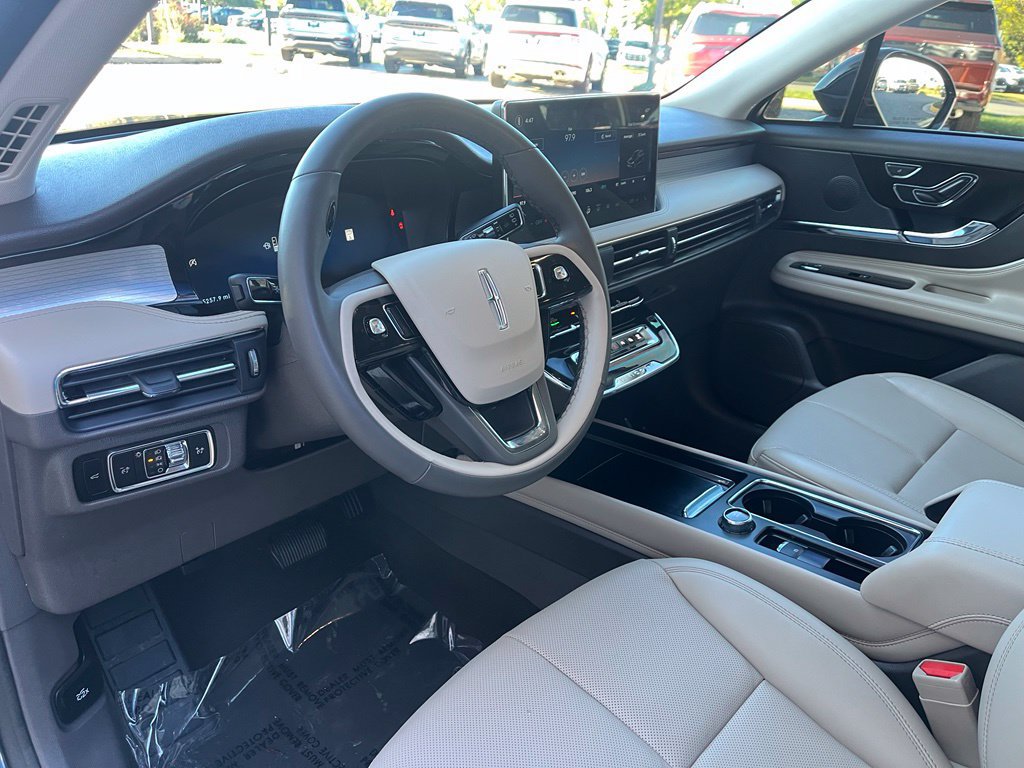 Used 2024 Lincoln Corsair AWD w/ Equipment Group 101A image 23