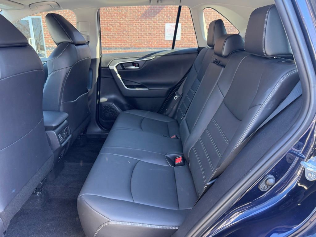 Used 2021 Toyota RAV4 Limited image 11