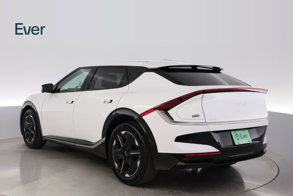 Used 2025 Kia EV6 Wind RWD image 17