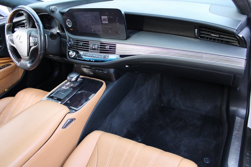 Used 2021 Lexus LS 500h image 29