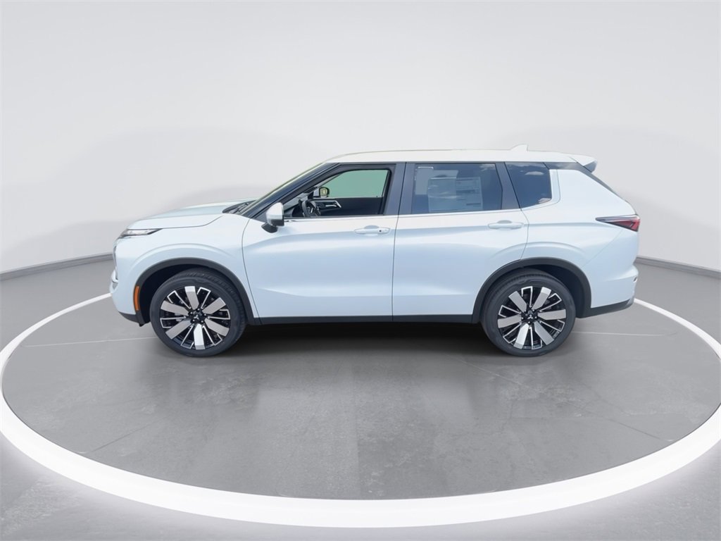 New 2025 Mitsubishi Outlander SE image 5