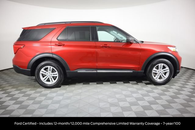 Used 2024 Ford Explorer XLT w/ Equipment Group 202A AWD/4WD image 3