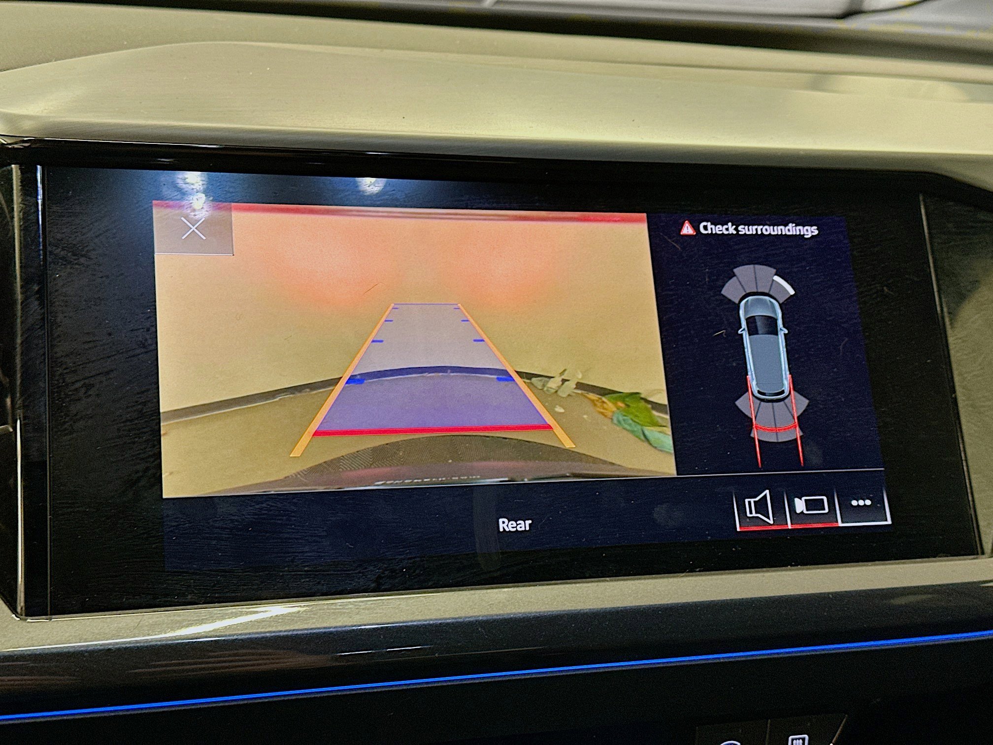 Used 2022 Audi Q4 e-tron Prestige image 23