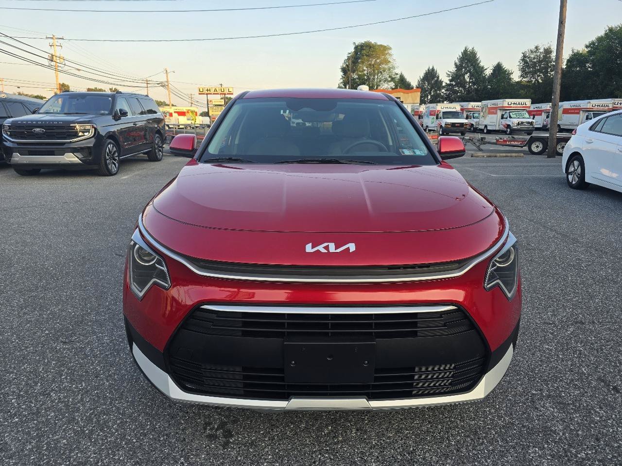 Used 2025 Kia Niro LX FWD image 3
