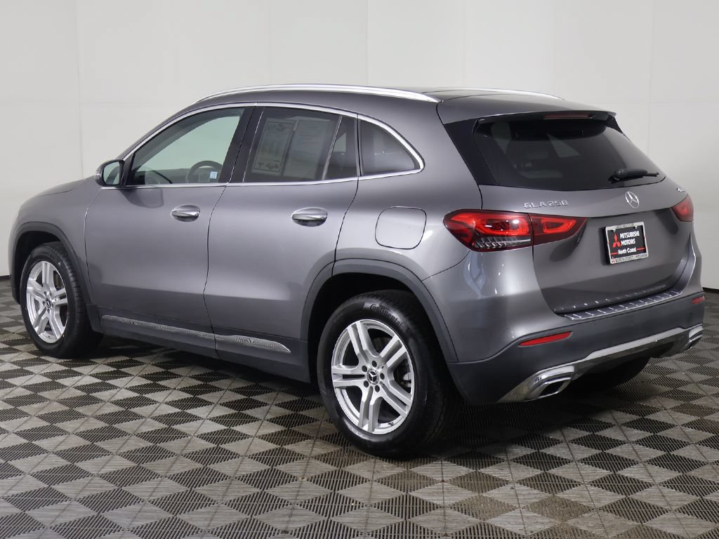 Used 2023 Mercedes-Benz GLA 250 4MATIC w/ Premium Package image 9