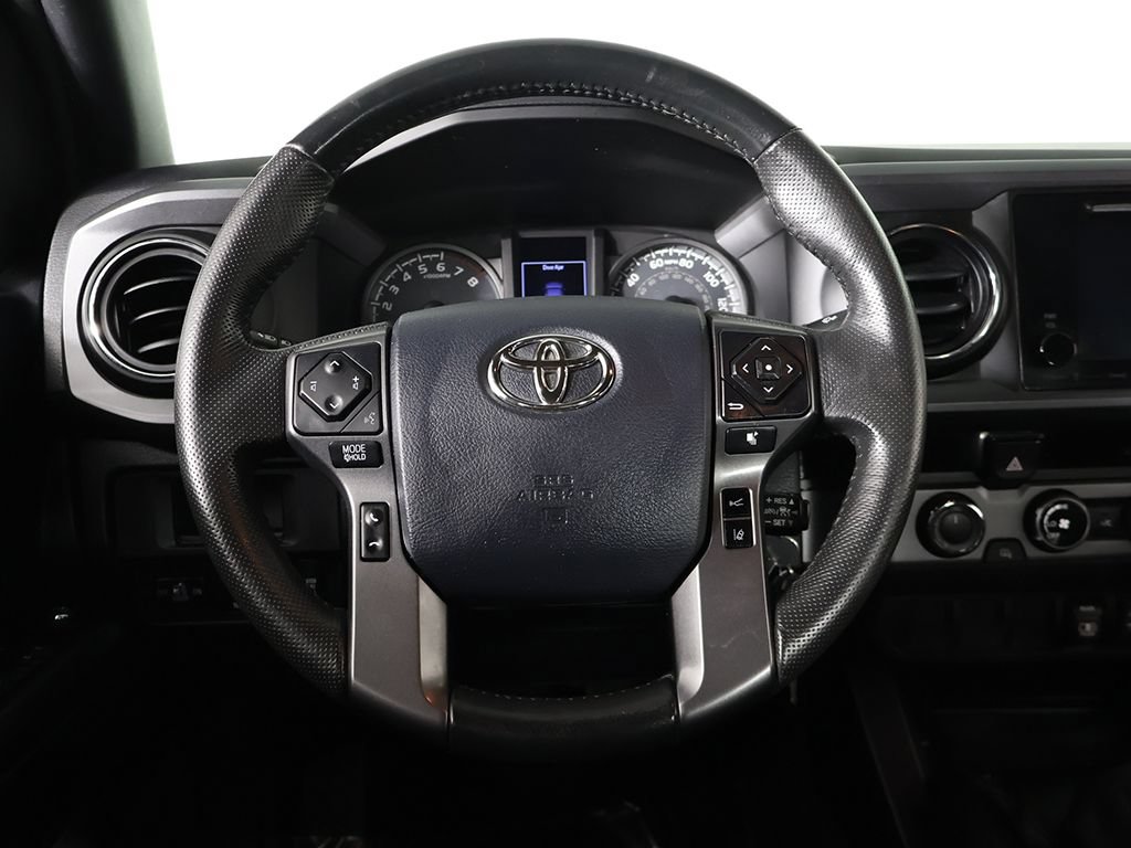 Used 2018 Toyota Tacoma TRD Sport AWD/4WD image 35