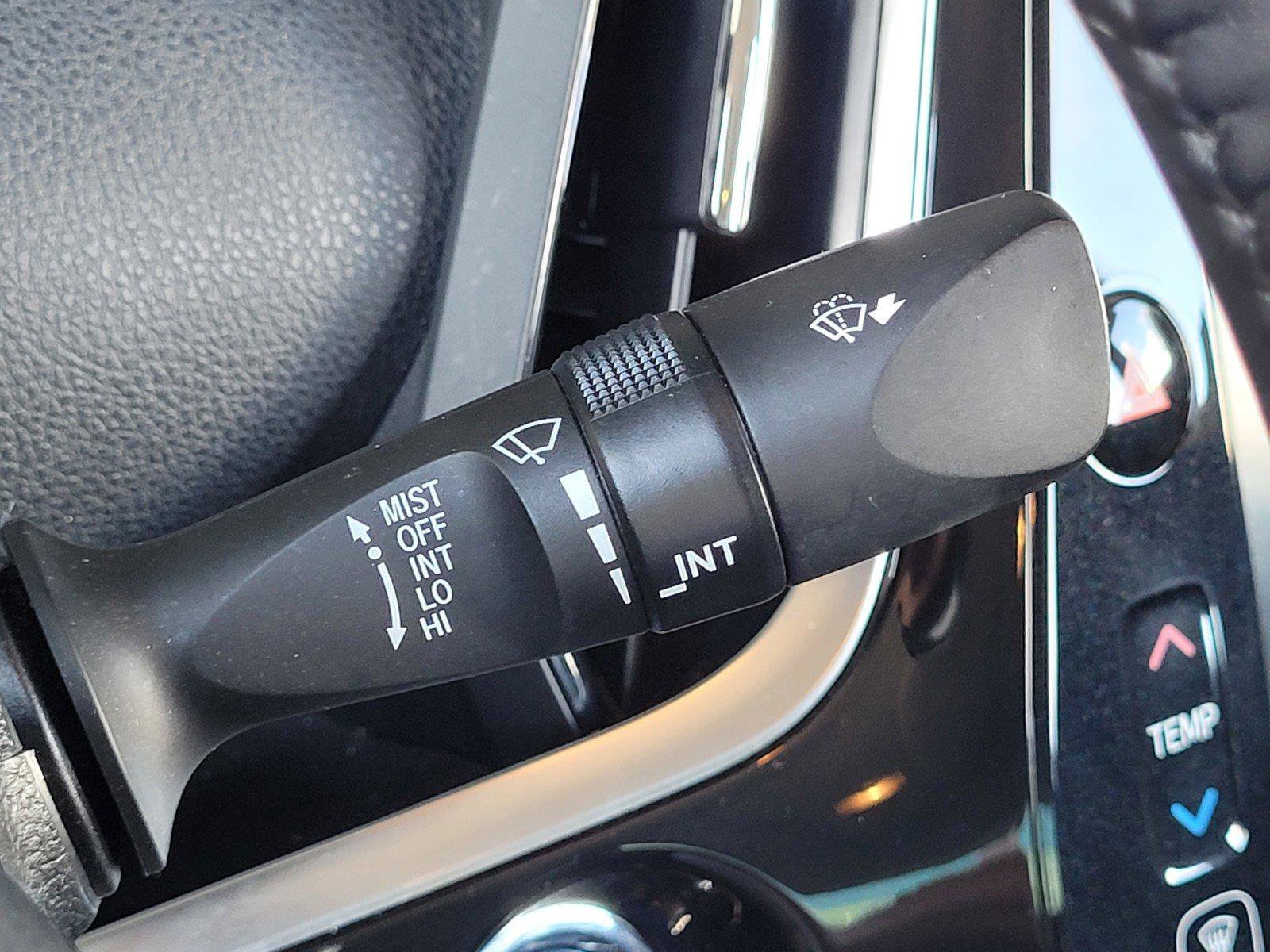 Used 2020 Toyota Prius Prime XLE FWD image 32