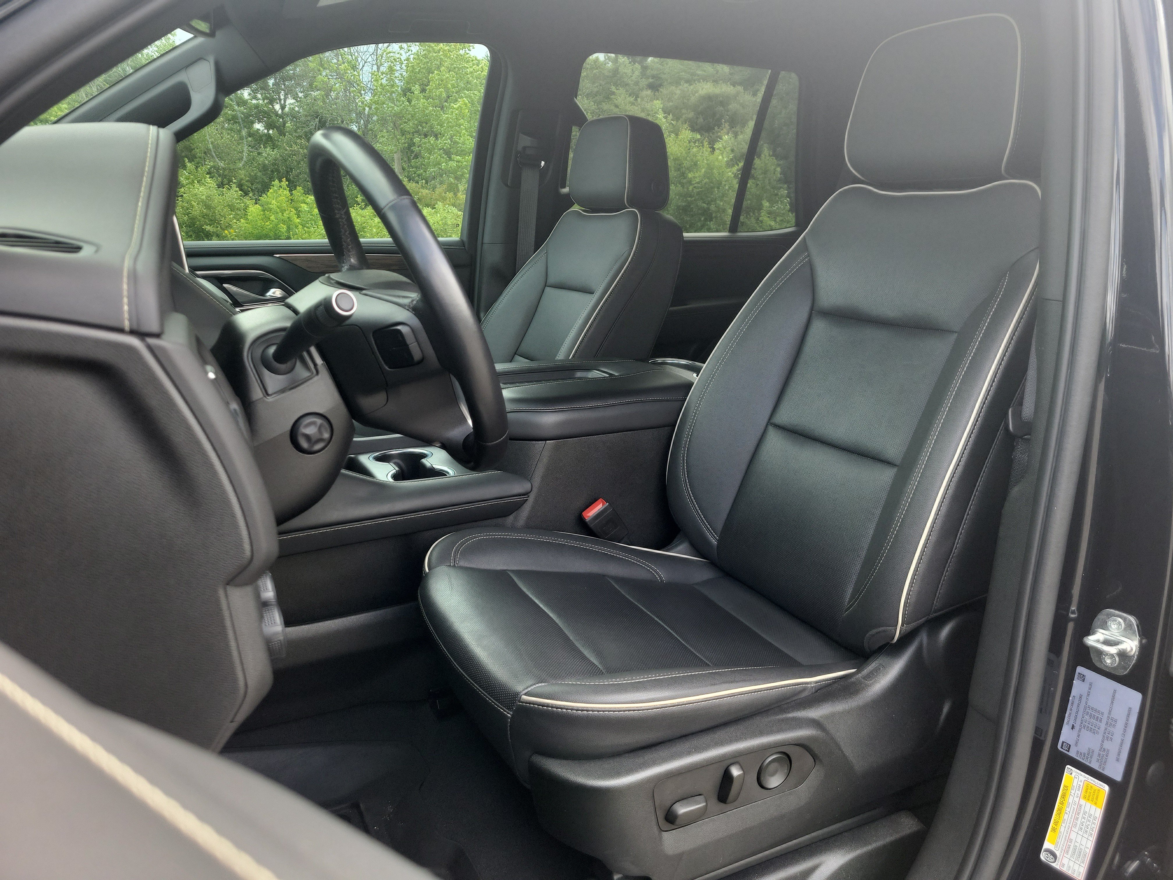 Used 2023 Chevrolet Tahoe Premier AWD/4WD image 14