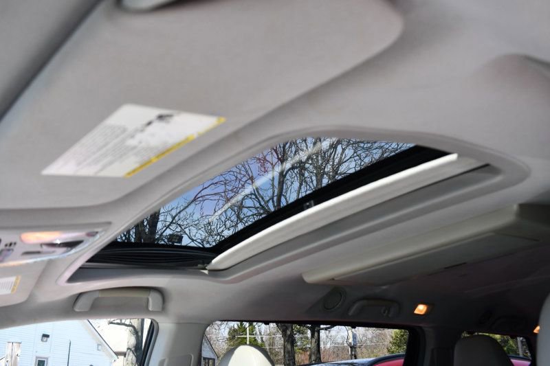 Used 2011 Toyota Sienna XLE w/ Premium Pkg image 38