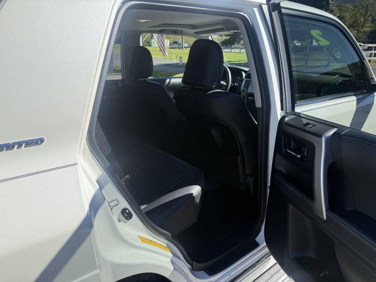 Used 2022 Toyota 4Runner Limited AWD/4WD image 11