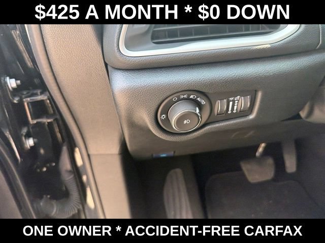 Used 2025 Chrysler Pacifica Select FWD image 17